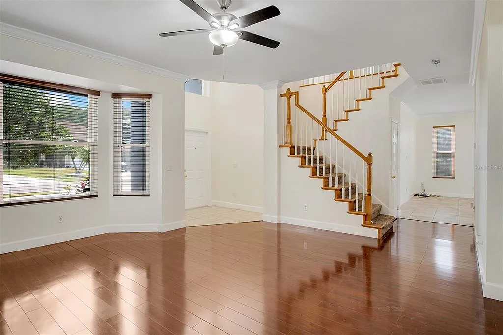4 bed, 2.5 bath, 2872 sqft, $3,150 — Photo 3