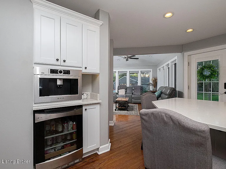 211 S Sherrin Ave — Photo 10