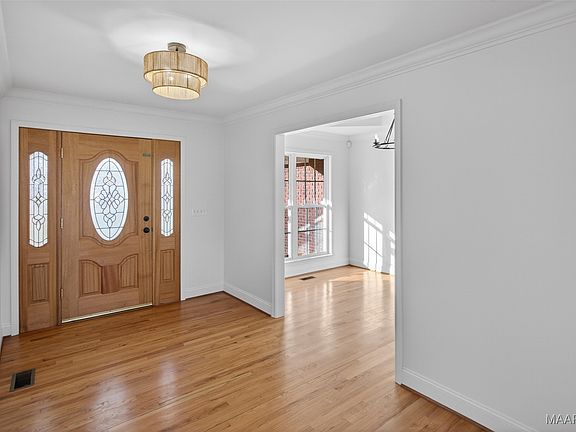 4th image of 914 Wilson Rd