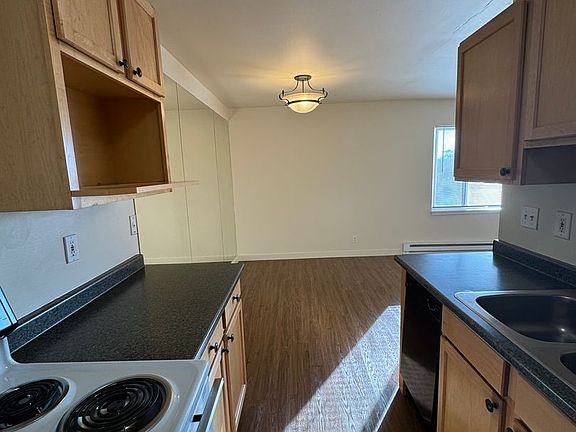 3rd image of 424 19th Ave E APT 305