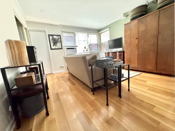 233 East 69th Street 3-O image 2 of 18