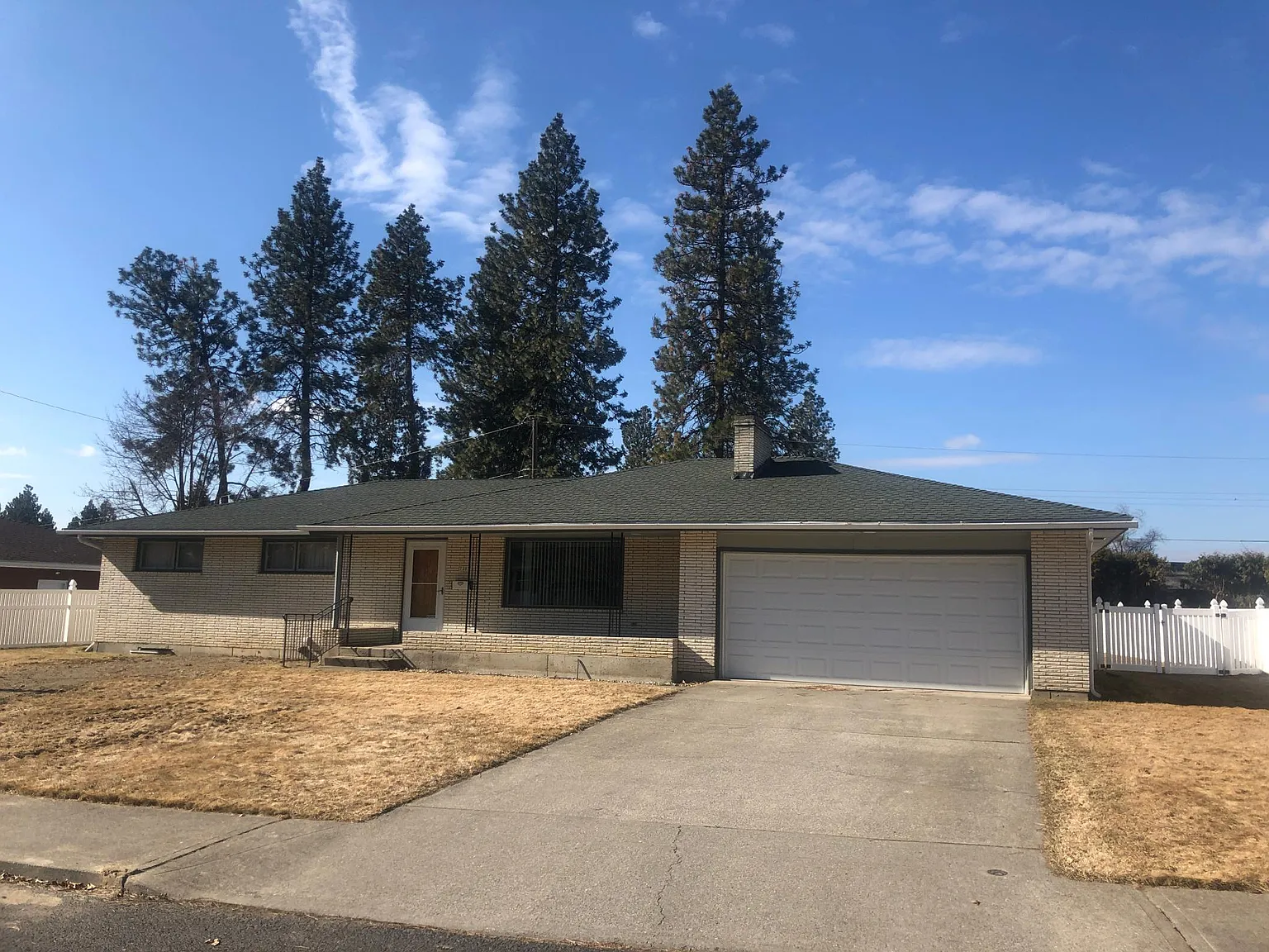 4 bed, 3878 sqft, $2,950 — Photo 1