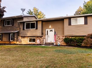 4156 Bobwhite Dr, Flint, MI 48506