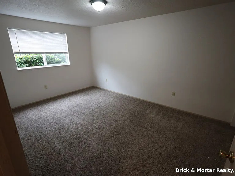 277 N Noble Ave — Photo 11