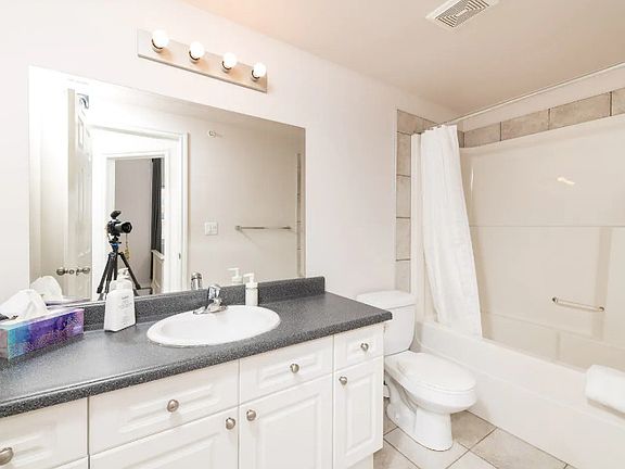 3rd image of 10235 112th St NW Unit 506