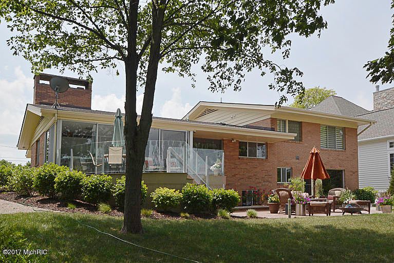 1st image of 550 Country Club Dr