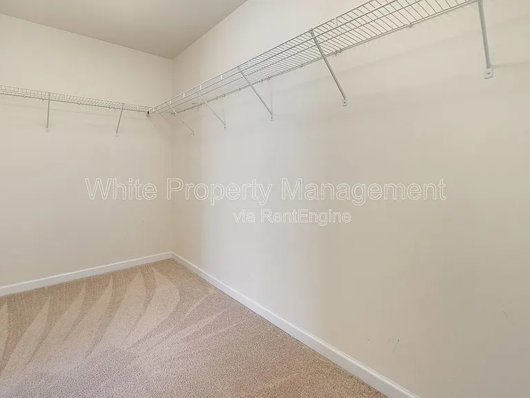 7922 Kelburn Ln — Photo 35