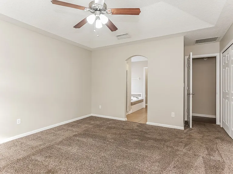 1841 Creekview Dr — Photo 10