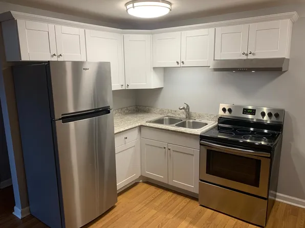 500 S 3rd St APT 9, Peotone, IL 60468