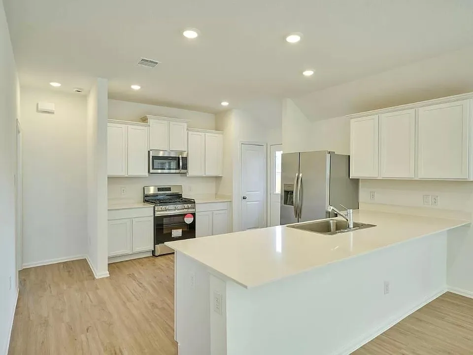 6313 Barrington Cliff Trl