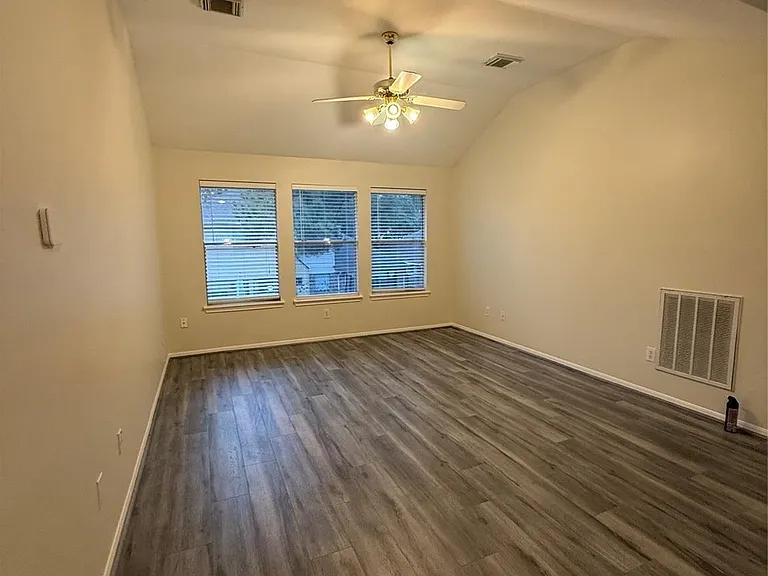 12919 Deer Cove Ln — Photo 24
