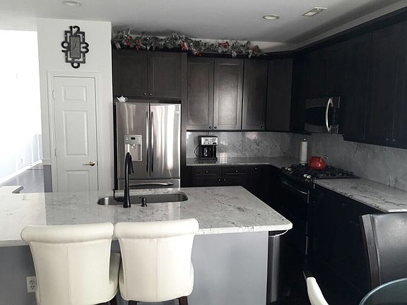 4th image of 428 Monticello Ln