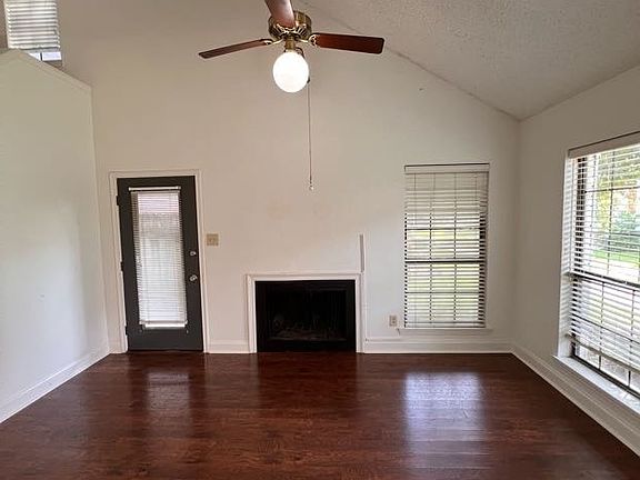 3rd image of 205 Long Plantation Blvd APT E