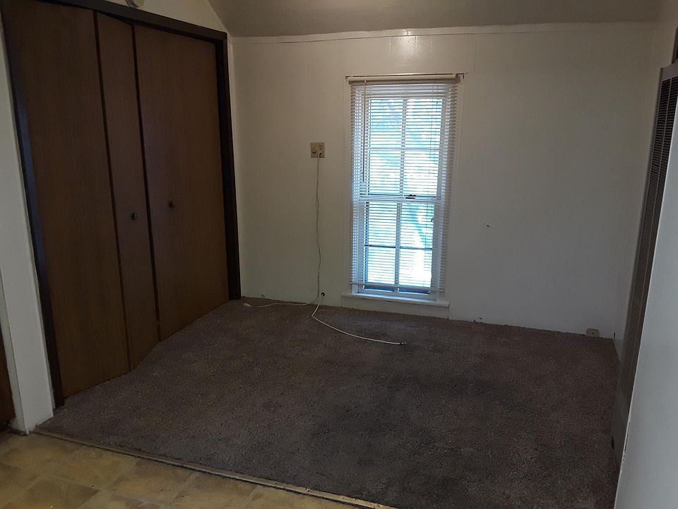 2nd image of 849 5th St NW #2