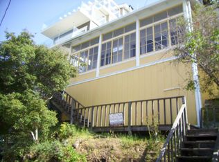 35 Upper Terrace Rd, Avalon, CA 90704