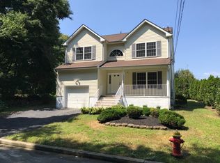 100 Milton Ave, Cliffwood, NJ 07721