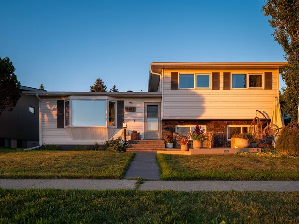 3814 Ada Blvd NW, Edmonton, AB T5W 4M4