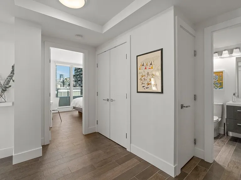 1501 Howe St #1104 — Photo 13