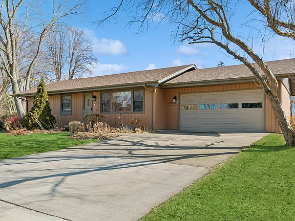 4th image of 683 Riviera Dr