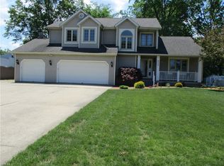 835 Moss Canyon Dr, Amherst, OH 44001