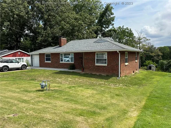 838 Hughes Dr, Saint Albans, WV 25177