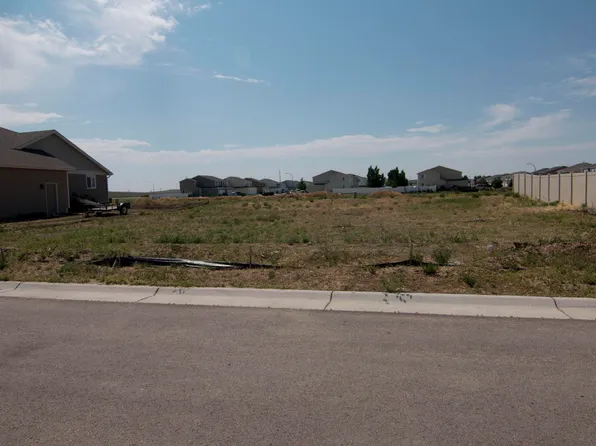 55 Wolf Creek Ln, Gillette, WY 82718