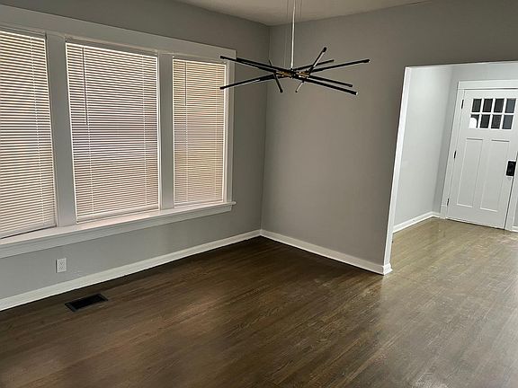 3rd image of 4838 W Barry Ave APT 1