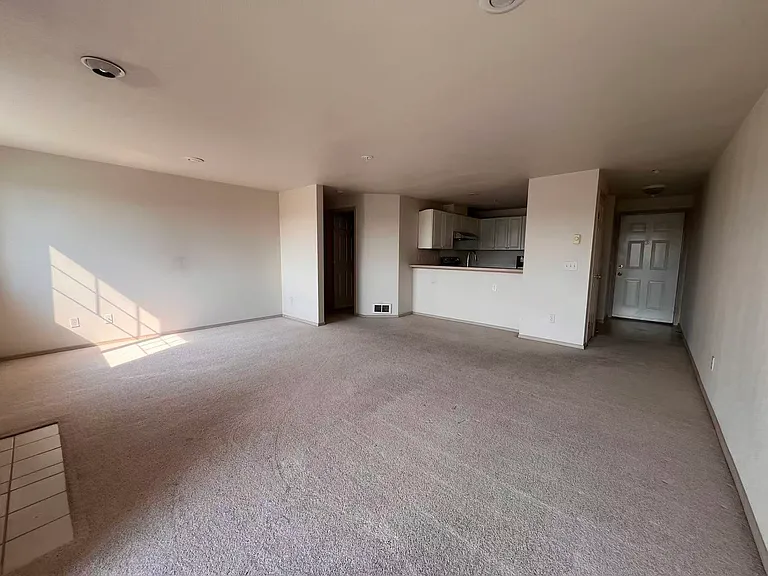 1160 Monroe Ave NE #D5 — Photo 8