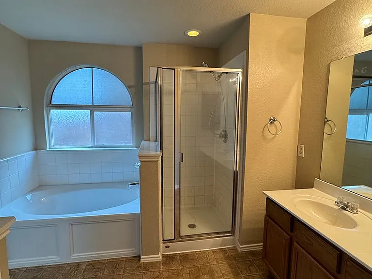 4642 Elm Point Dr — Photo 7