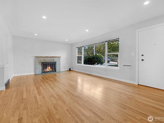 3rd image of 3811 SW 105th Street