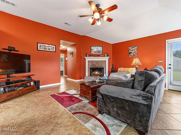 3rd image of 14240 S Country Hills Dr