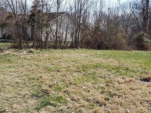 3rd image of 502 Hornung Hill Dr
