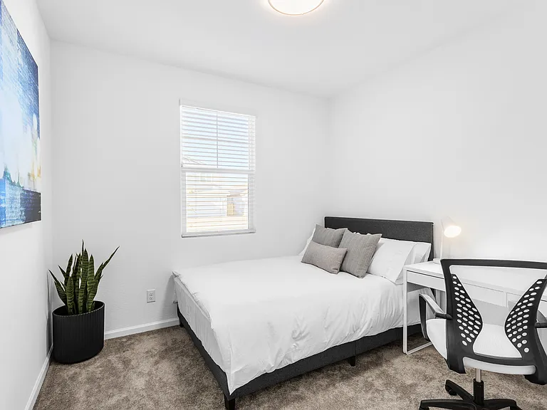 15557 W Kendall St — Photo 17