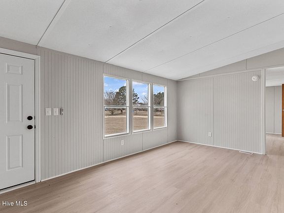 5th image of 126 Peachtree Lane