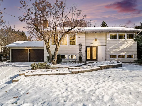 30 Juniper Ct, Ottawa, ON K2E 5M6