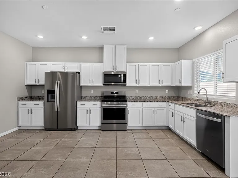 371 Scarlet Pine Ct — Photo 5