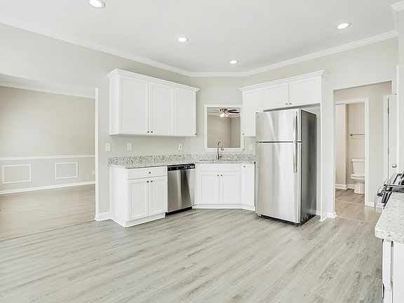 4th image of 3714 Mill Lake Dr