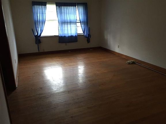 3rd image of 805 Lincoln Ave