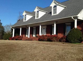 130 Scenic Dr, Lexington, TN 38351