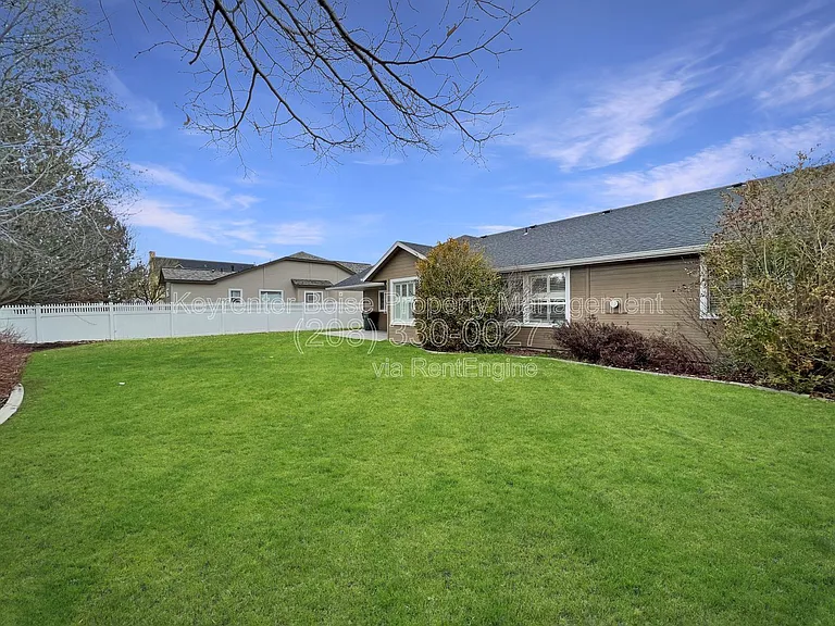 2403 E Indian Creek Dr — Photo 18