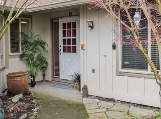 15465 SW Oaktree Ln, Tigard, OR 97224