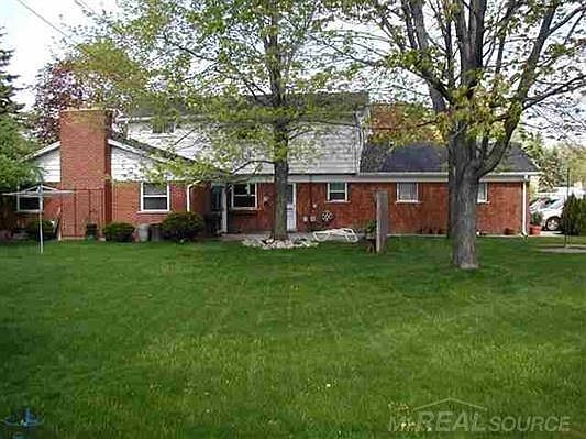 2nd image of 715 Cumberland Dr