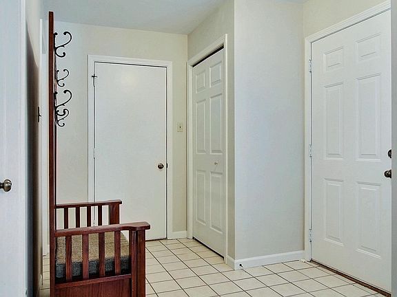 4th image of 605 E 92nd Ave