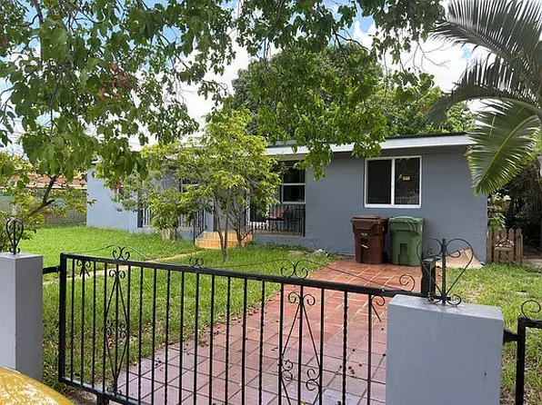 3962 E 1st Ave, Hialeah, FL 33013