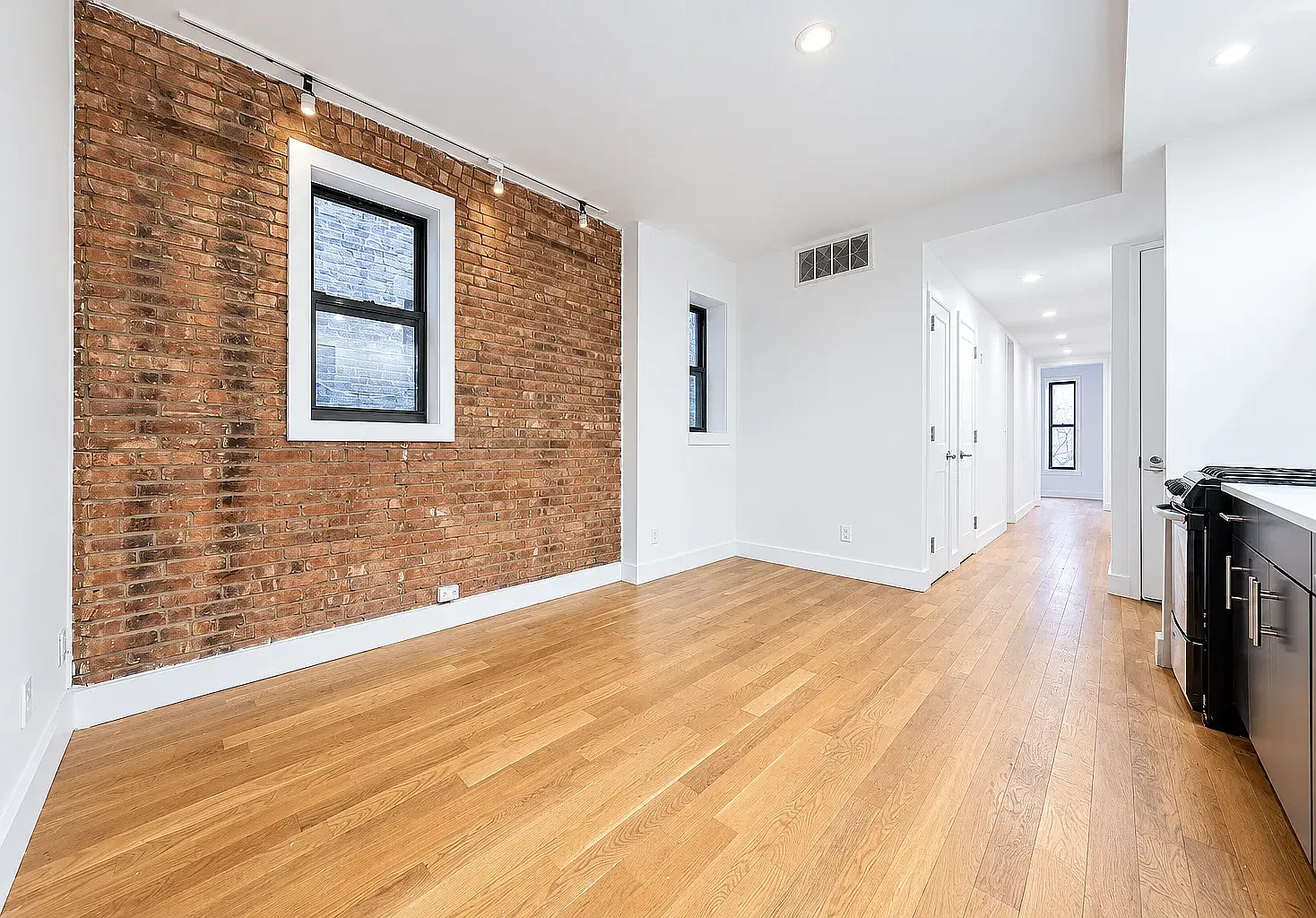 30 Claver Pl — Photo 4