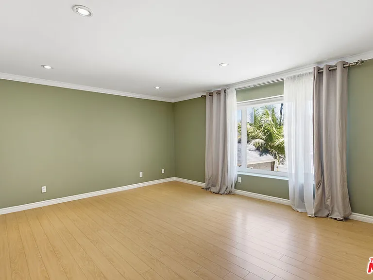 8739 McLennan Ave — Photo 24