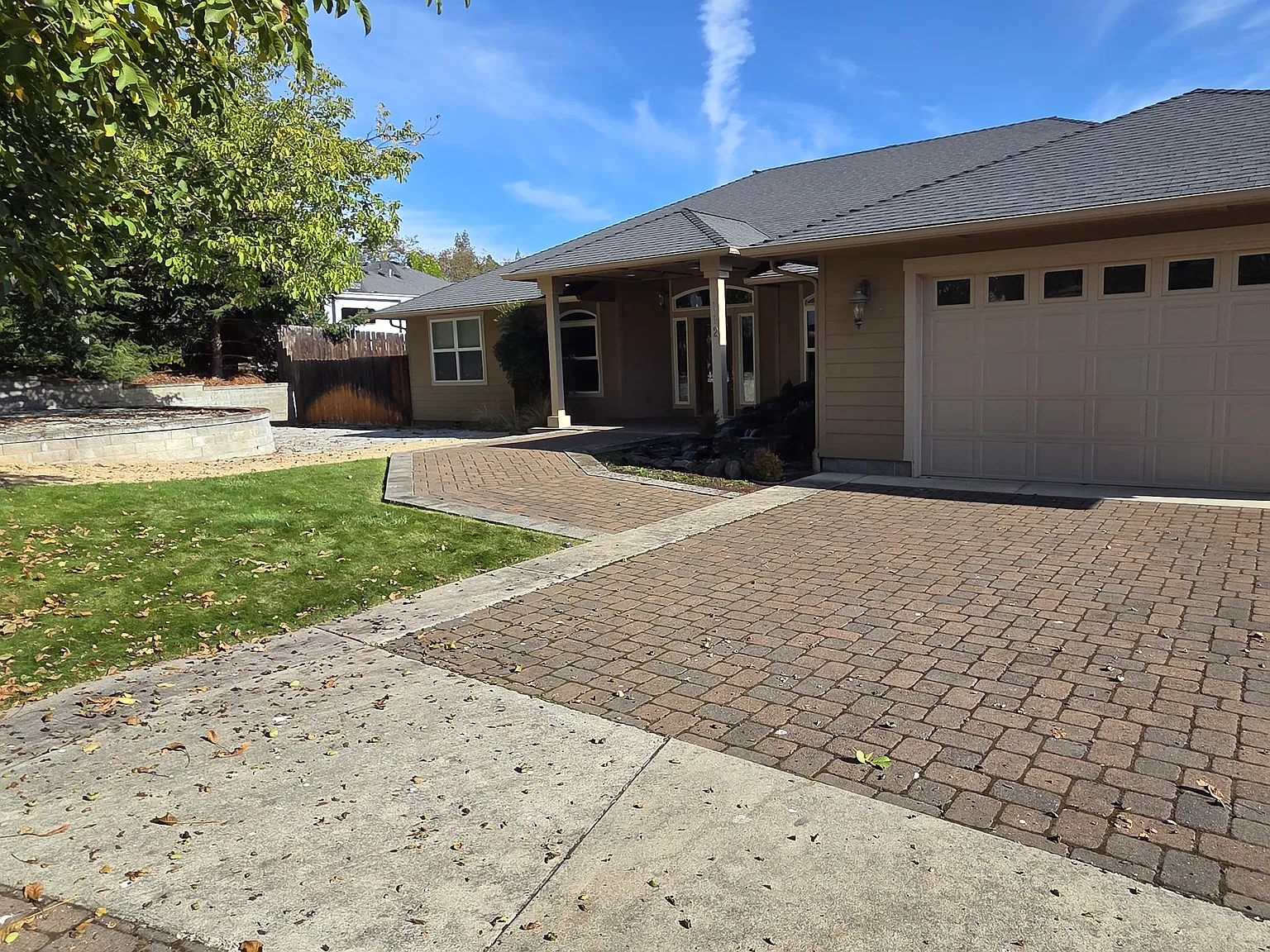 3 bed, 2353 sqft, $3,000 — Photo 3