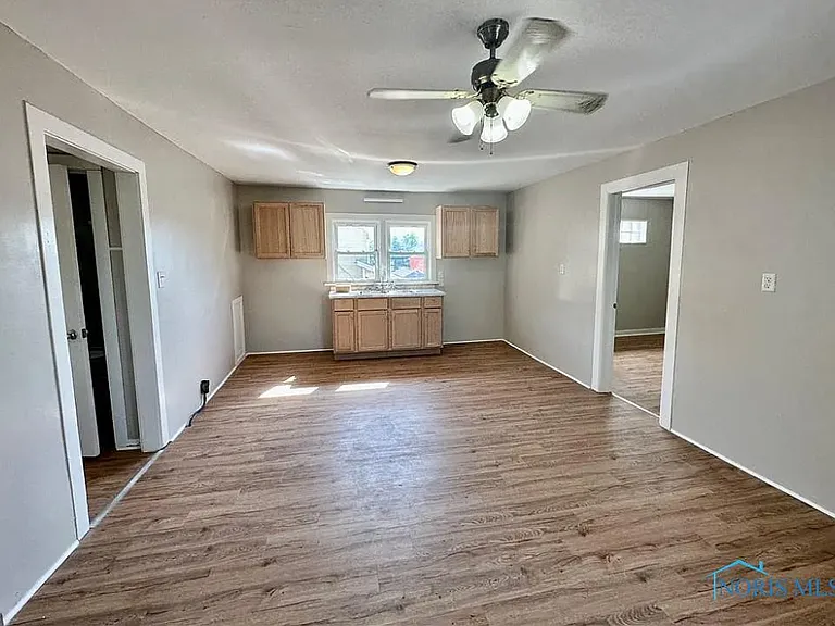368 E Perry St #C — Photo 4