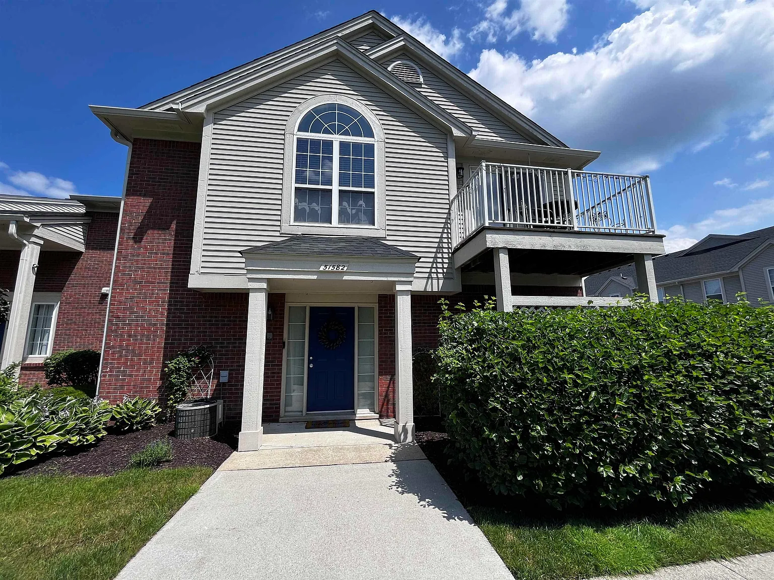 2 bed, 2.0 bath, 1358 sqft, $1,850 — Photo 1