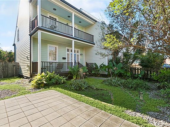 2nd image of 1024 Crete St